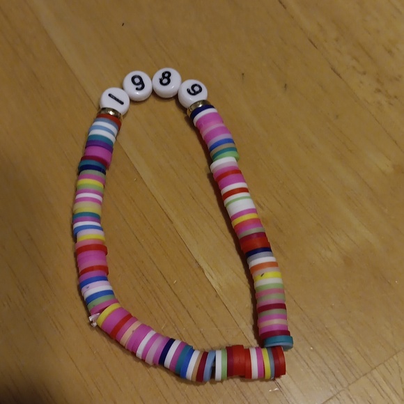 Taylor Swift Friendship Braclets set of 5 - Picture 6 of 7